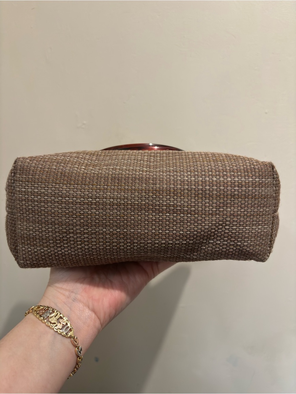 Classic Brown Woven Tote Bag with Tortoiseshell Top Plastic Handles - Picture 5 of 7